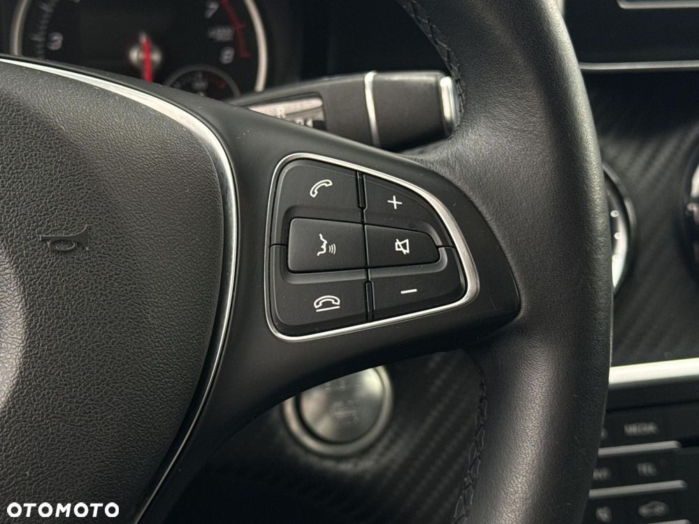 Mercedes-Benz GLA - 19