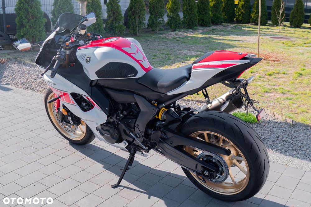Yamaha R7 - 9