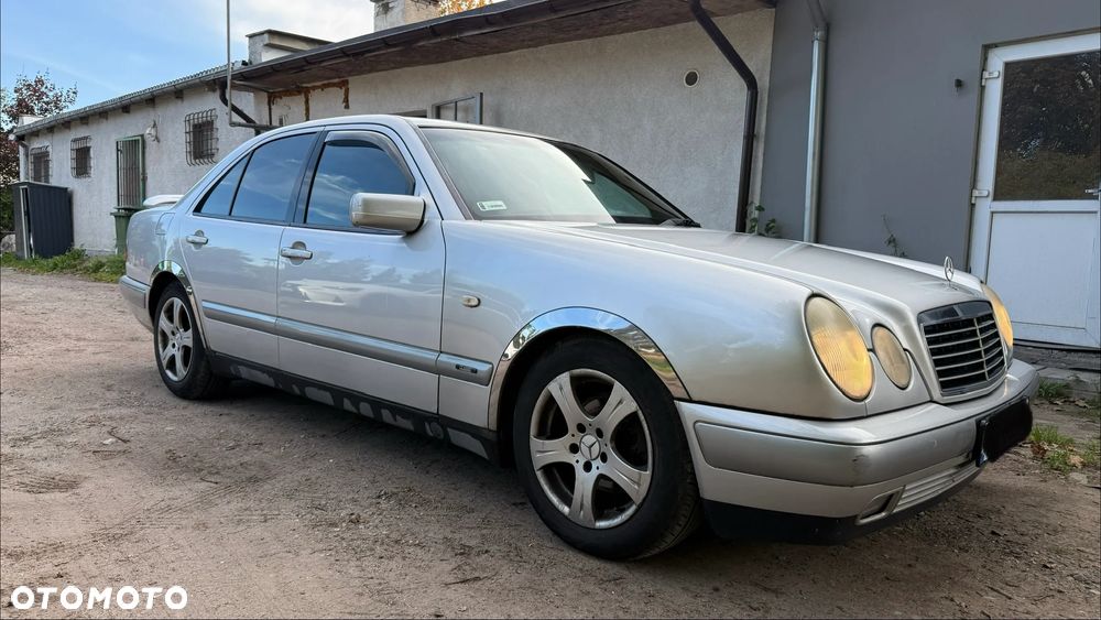 Mercedes-Benz Klasa E - 13