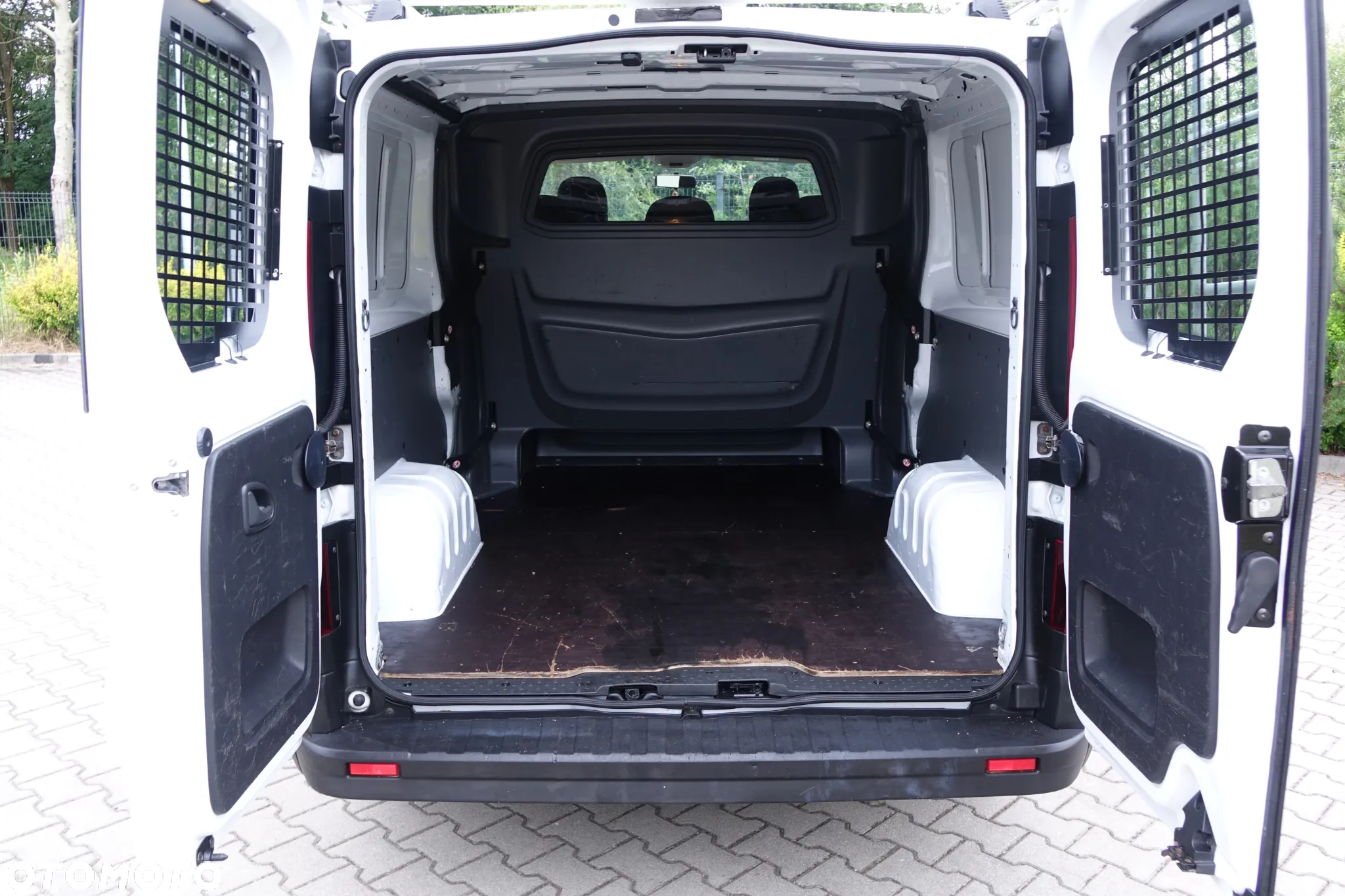 Opel Vivaro brygadówka LONG L2H1 + bagażnik dachowy - 16