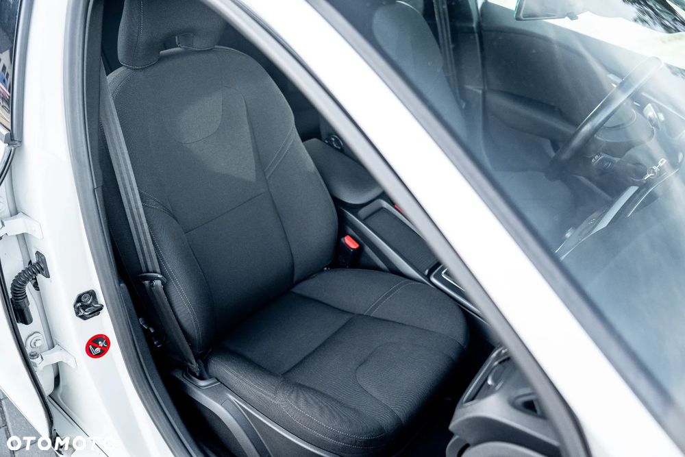 Volvo V40 D3 Kinetic - 27