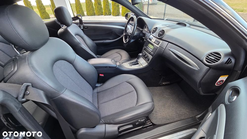 Mercedes-Benz CLK - 38