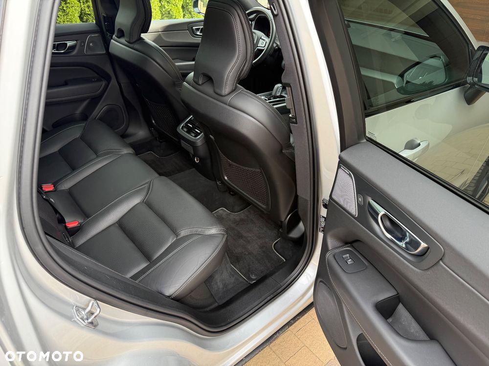 Volvo XC 60 B5 D AWD Geartronic RDesign - 12