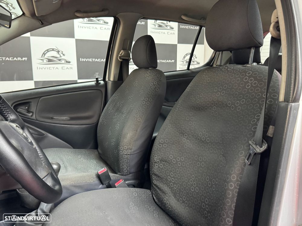 Toyota Yaris 1.0 Sol - 17
