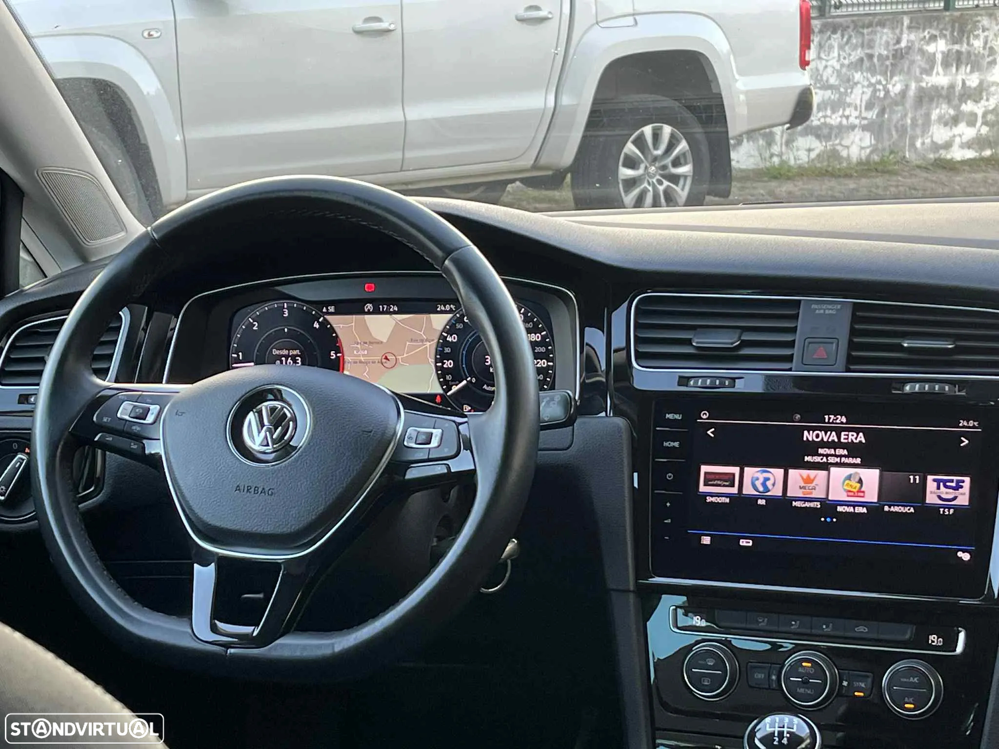 VW Golf 1.6 TDI Highline - 12