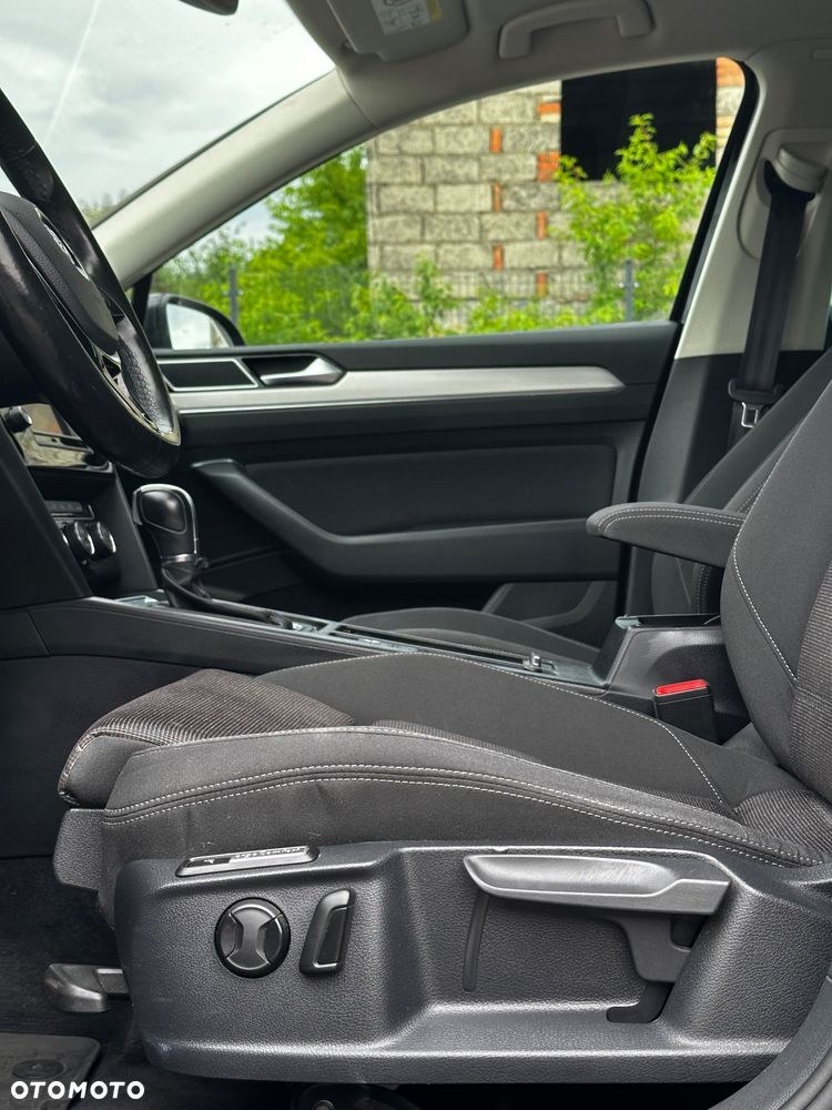 Volkswagen Passat 2.0 TDI BMT Highline DSG - 16