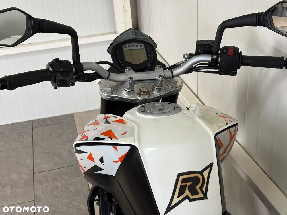 KTM Duke 125 - 10