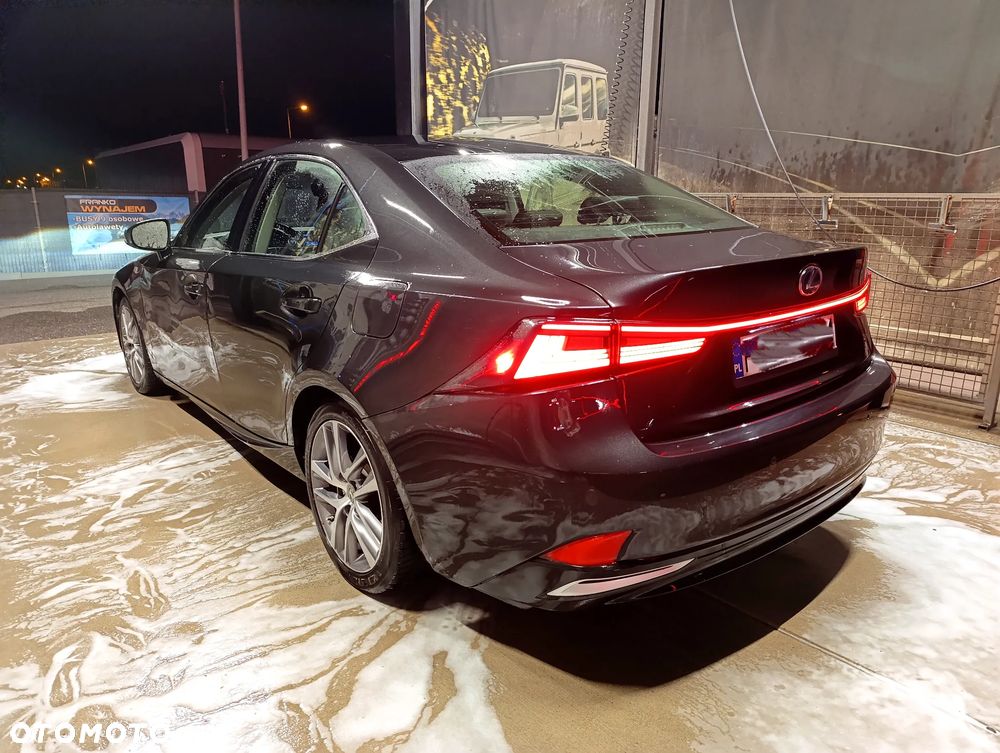 Lexus IS 300h Business Edition - 7