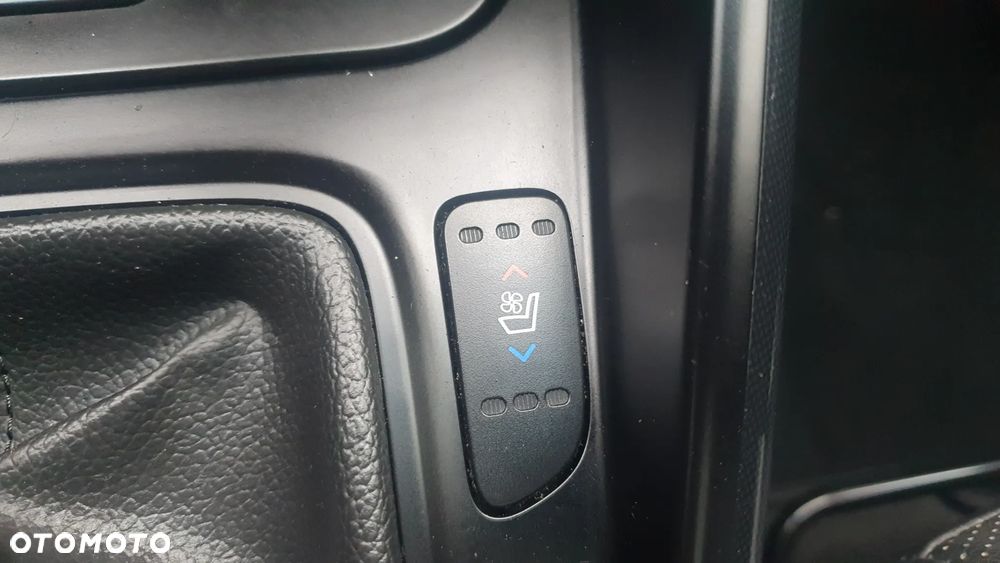 Kia Carens 1.7 CRDi 115 Dream Team Edition - 23