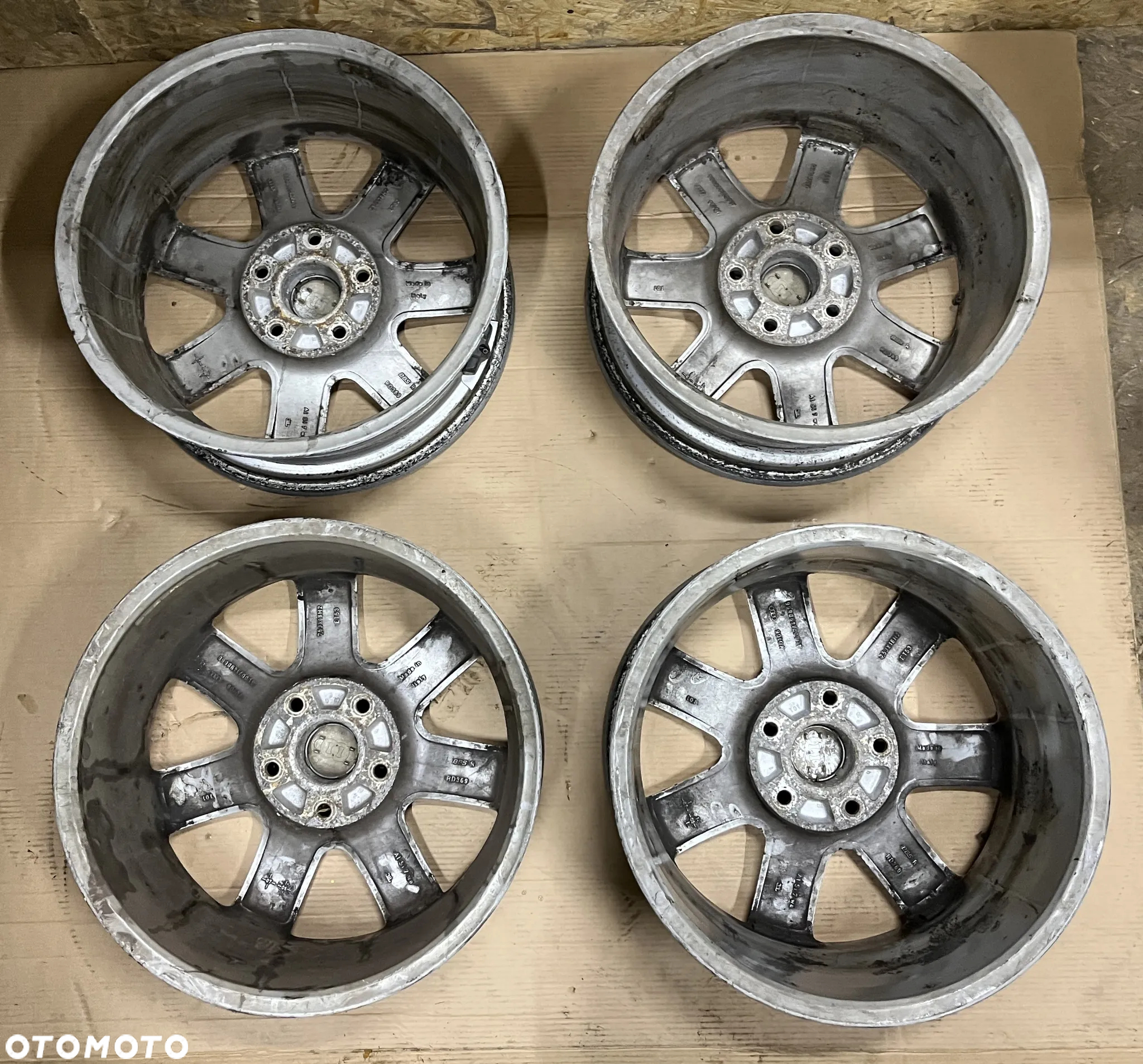 Felgi aluminiowe 7,5J x 18H2 ET53 Audi komplet - 8