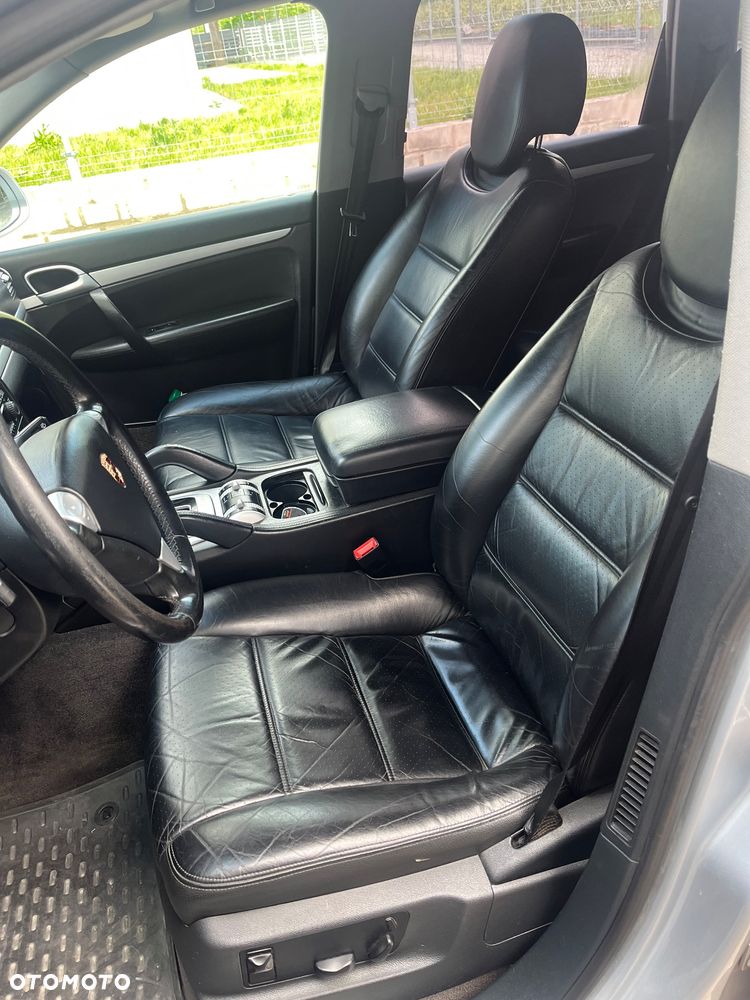 Porsche Cayenne - 24