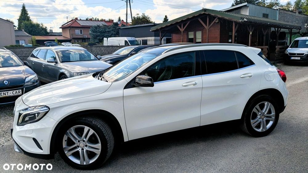Mercedes-Benz GLA 200 d 4-Matic - 4
