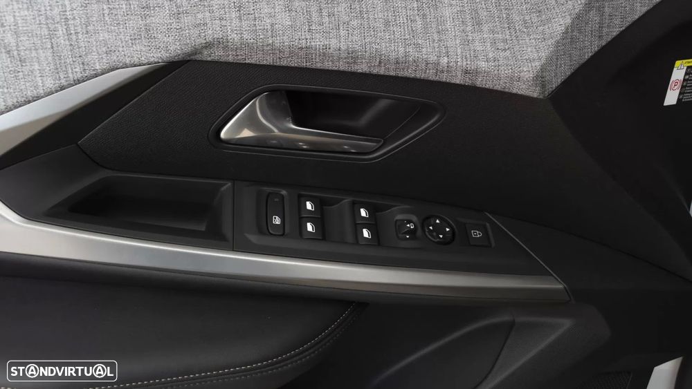 Peugeot 5008 1.2 Hybrid Allure e-DCS6 - 22