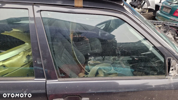 MERCEDES W124 SZYBA W DRZWI PRAWY PRZÓD