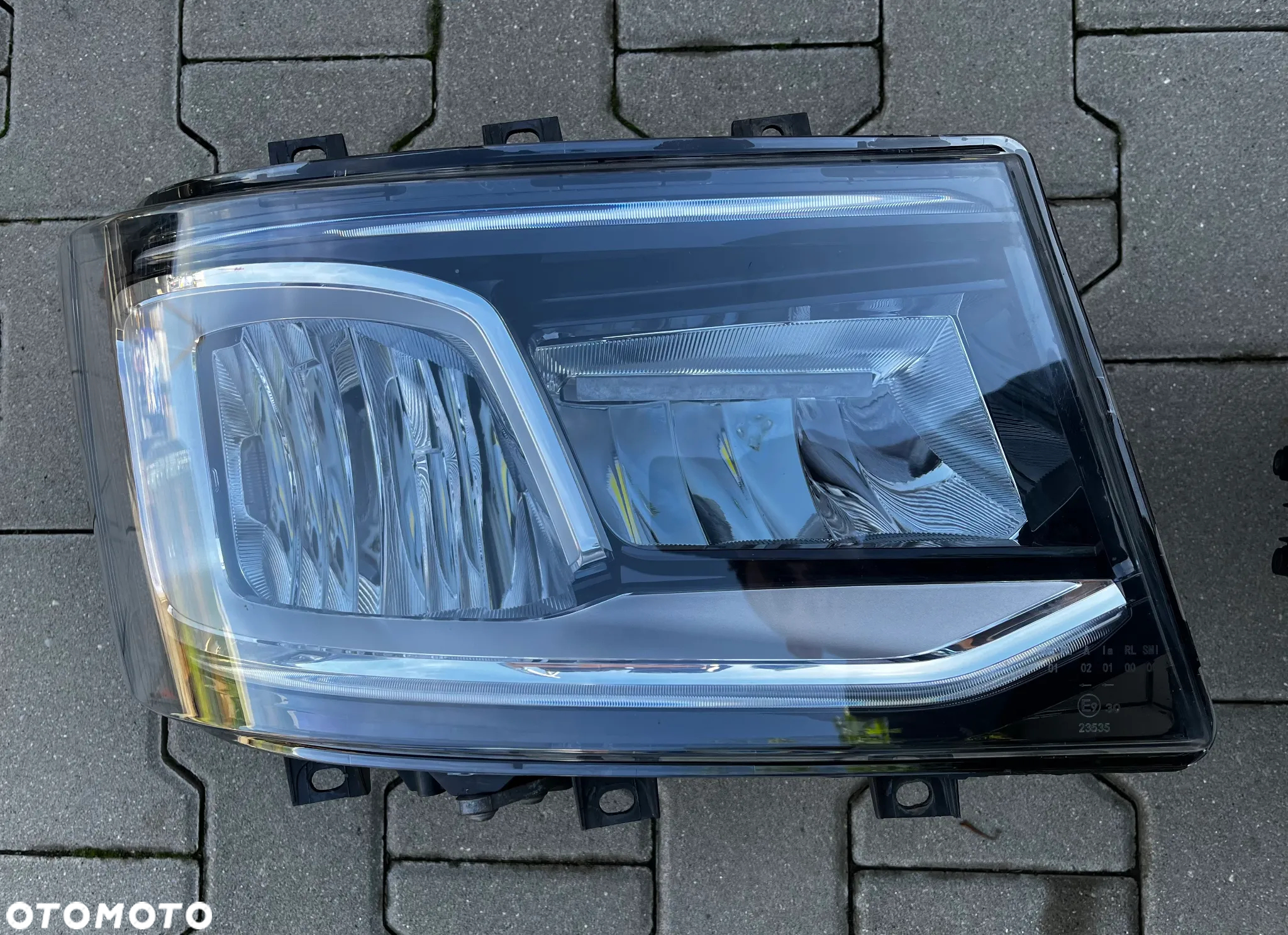 LAMPA REFLEKTOR SCANIA LED R S 2674390 2674391 - 5