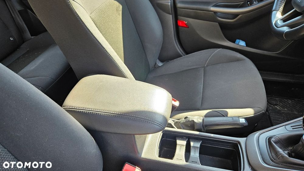 Ford Focus 1.5 TDCi SYNC Edition - 11