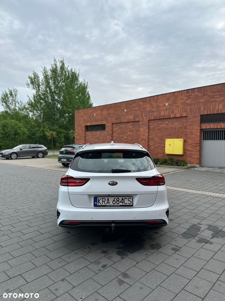 Kia Ceed 1.6 CRDi Eco-Dynamics+ (48V Mild-Hybrid) DCT7 Vision - 17