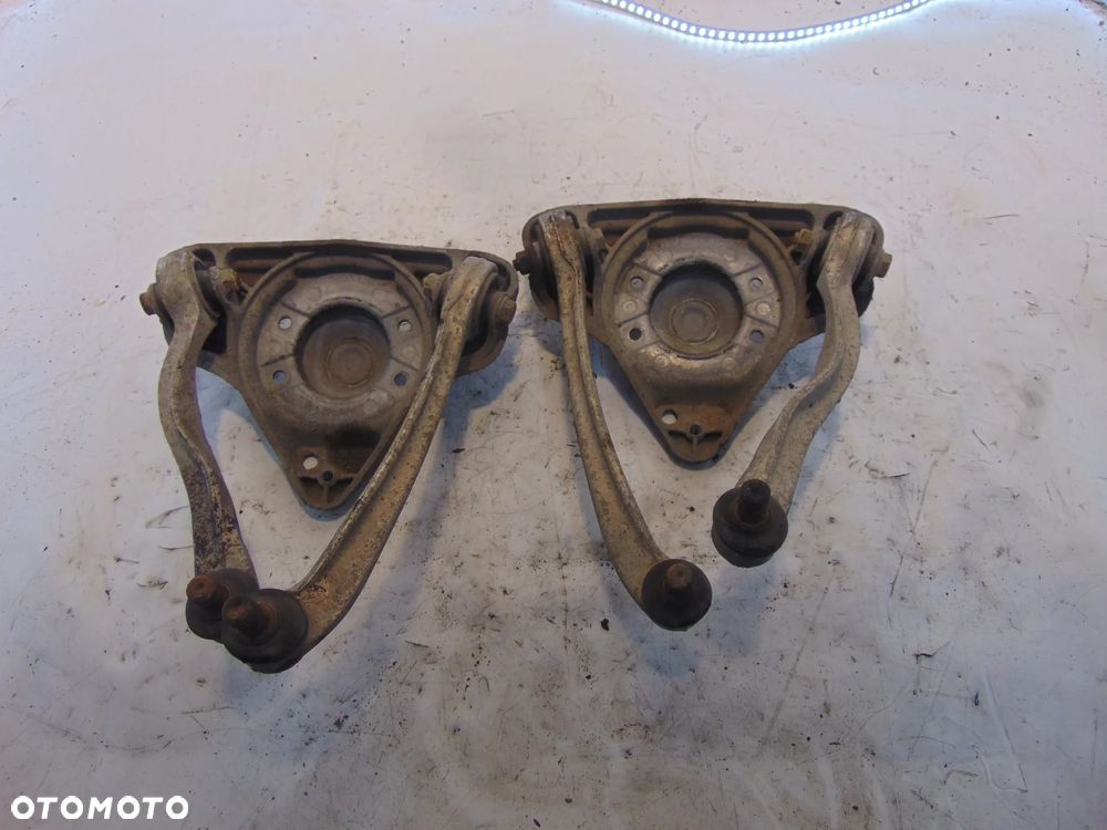 Mocowanie amortyzatorów audi a4 b5 cena sztuka - 3