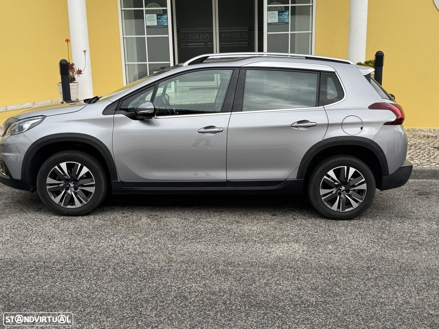 Peugeot 2008 1.2 PureTech Allure - 2