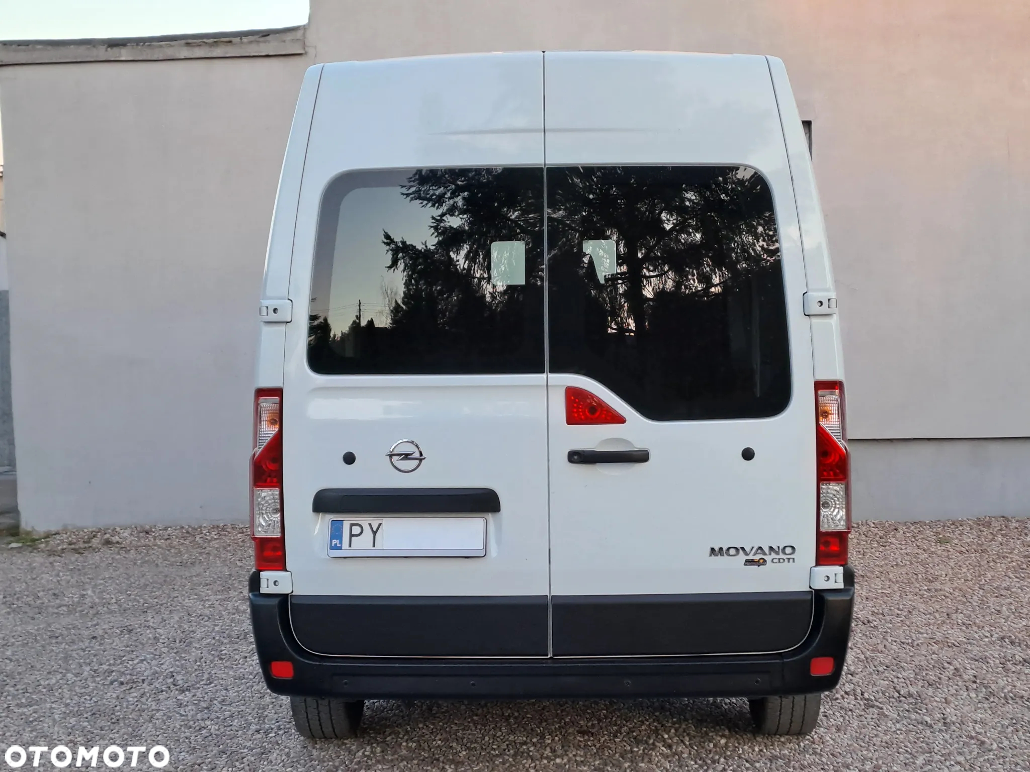Opel * M O V A N O * - 10