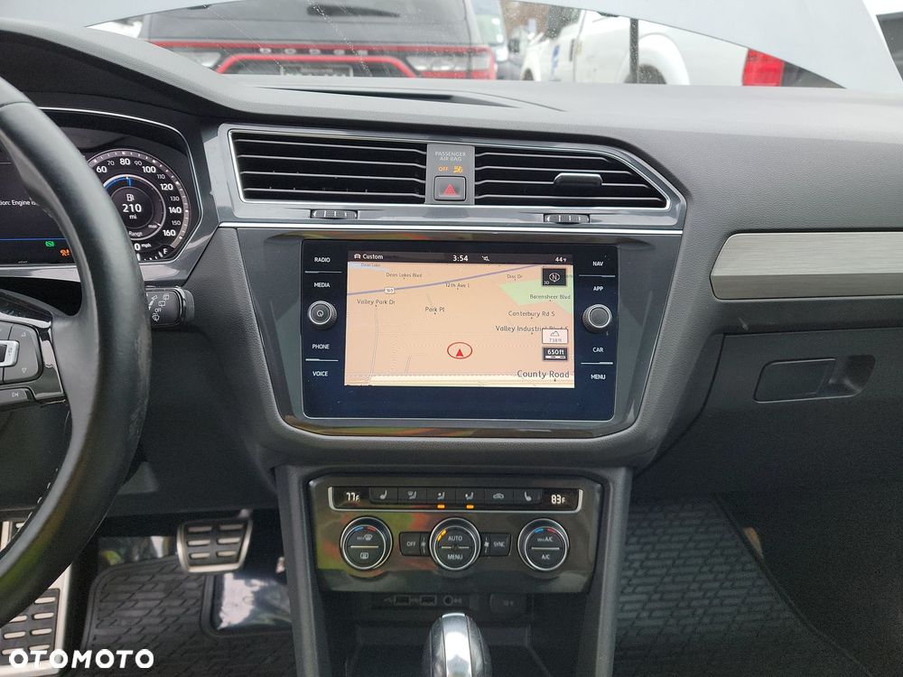 Volkswagen Tiguan - 9