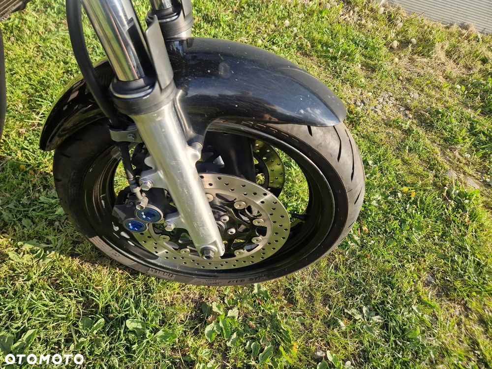 Yamaha FZS - 10