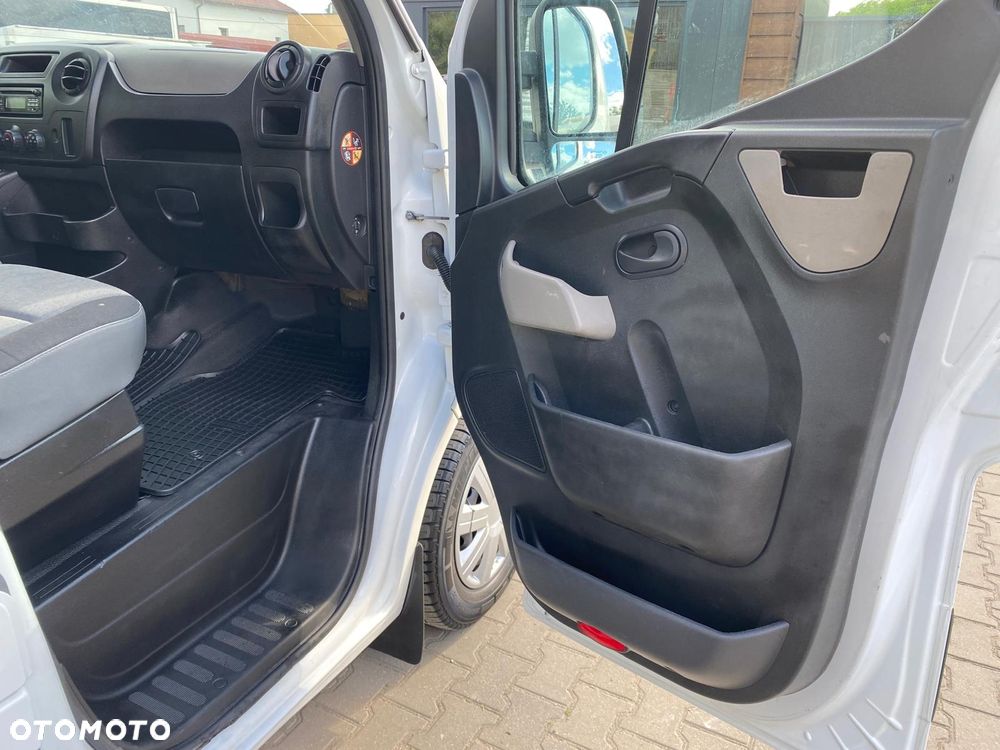 Nissan NV400 - 16