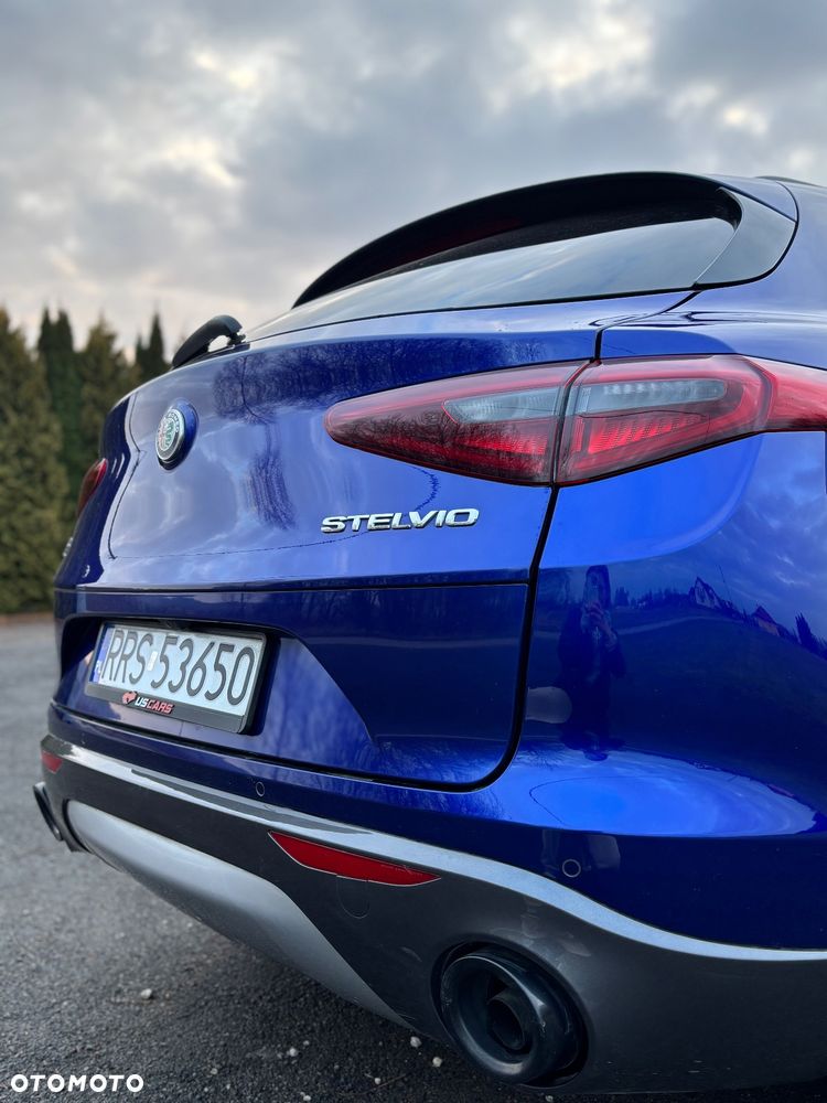 Alfa Romeo Stelvio 2.0 Turbo 16V AT8-Q4 Veloce - 8