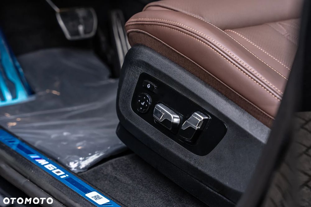 BMW X6 M60i xDrive - 26