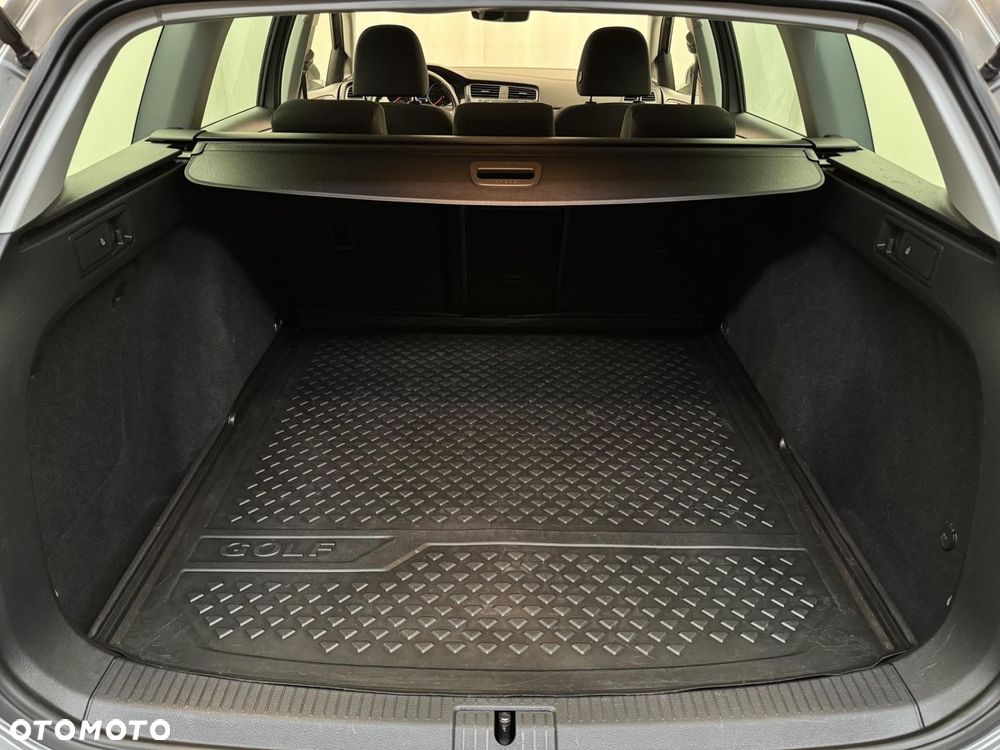 Volkswagen Golf - 31
