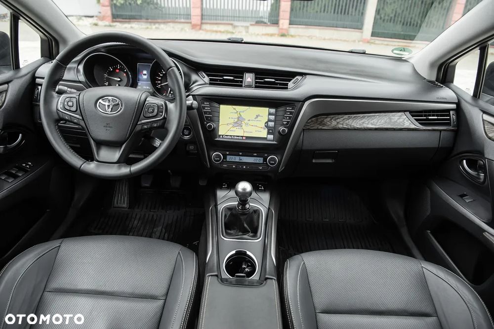 Toyota Avensis Touring Sports 2.0 D-4D Team Deutschland - 29