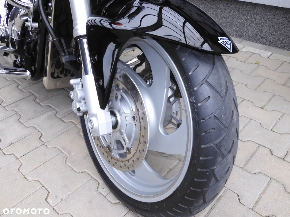 Suzuki Intruder - 4