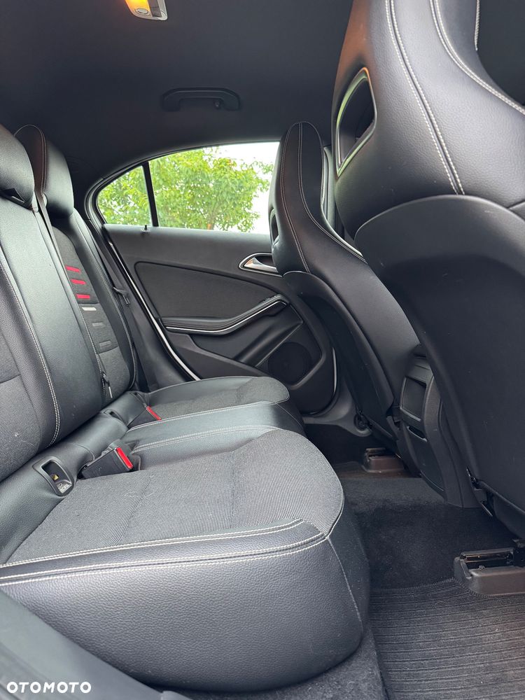 Mercedes-Benz Klasa A 180 d BlueEFFICIENCY Edition - 17