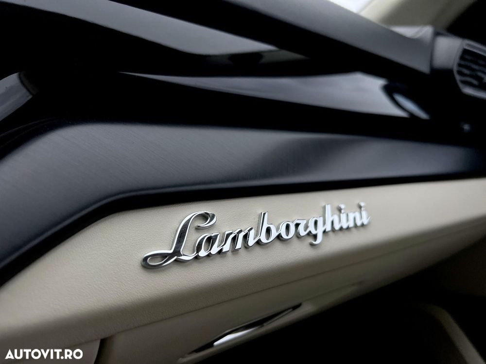 Lamborghini URUS - 30