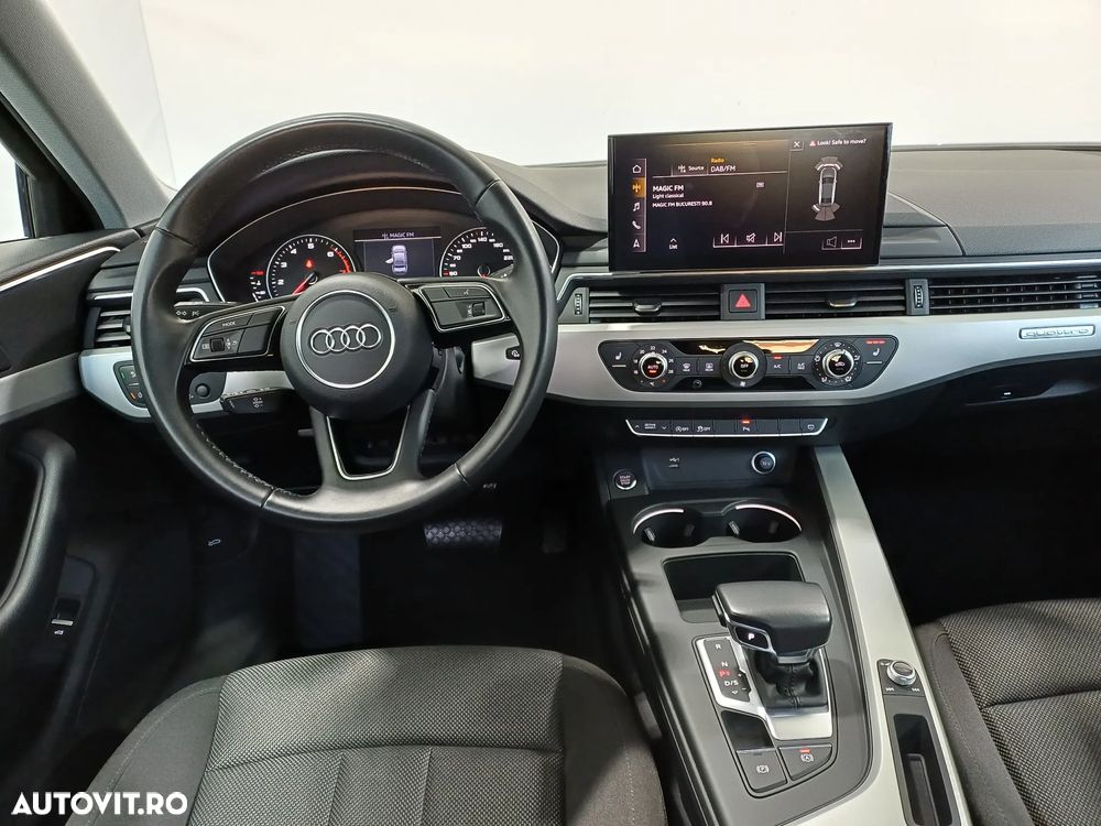 Audi A4 40 TFSI quattro S tronic MHEV Basic - 4