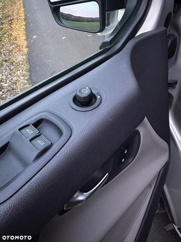 Ford Transit Custom 300 L1H1 VA Titanium - 27