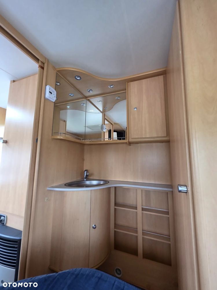 Dethleffs Camper - 8