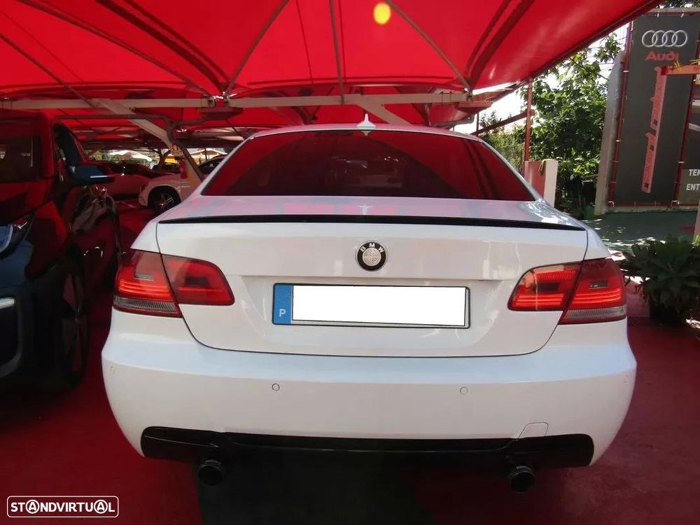 BMW 320 d Sport - 18