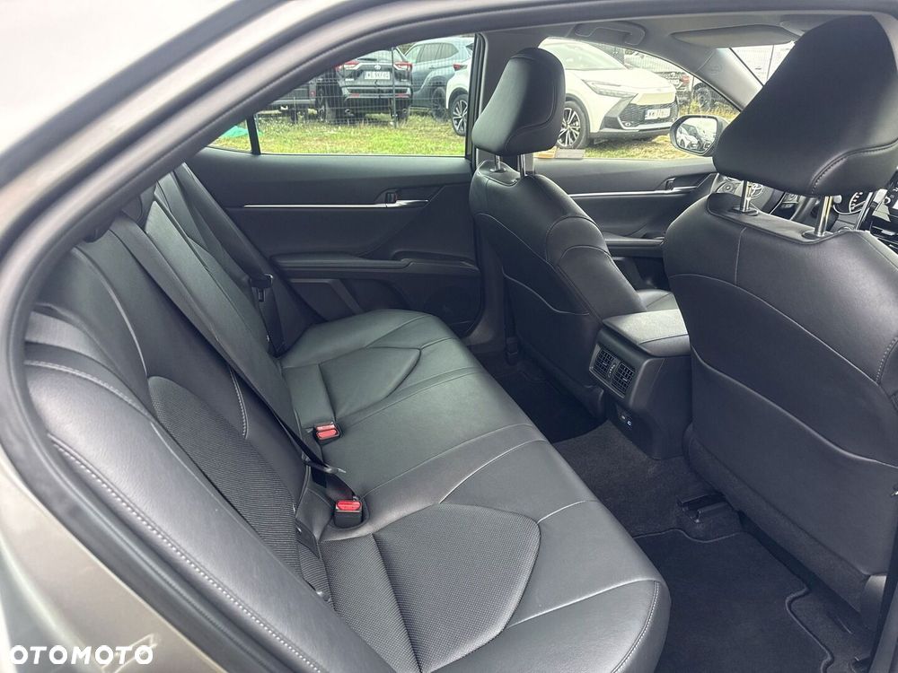 Toyota Camry 2.5 Hybrid Executive CVT - 11