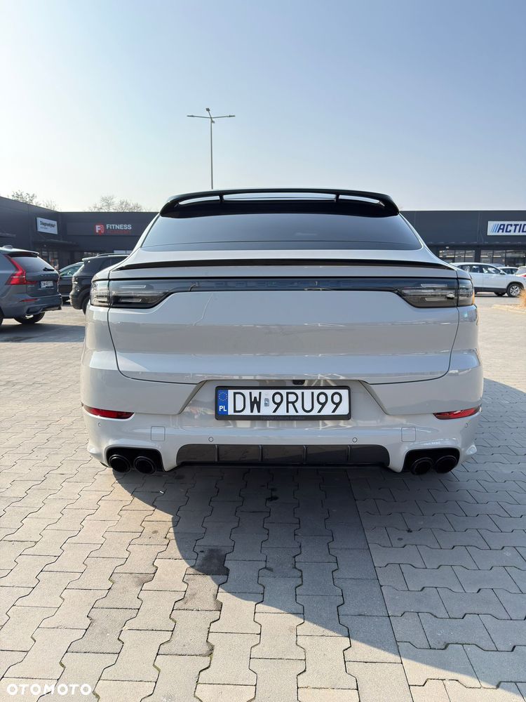 Porsche Cayenne - 4