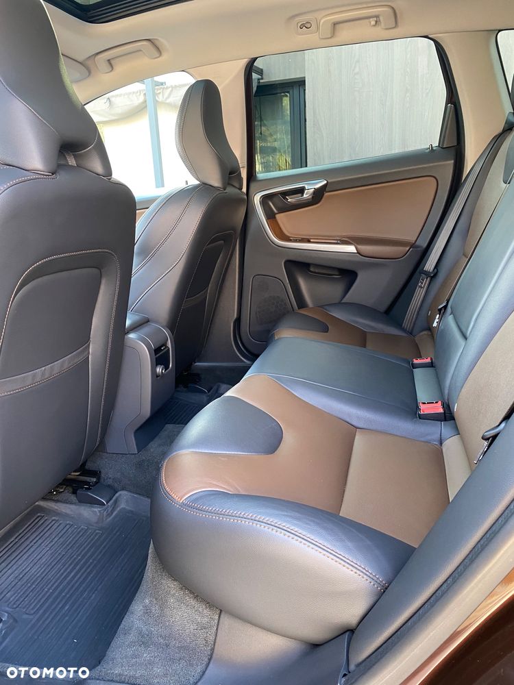 Volvo XC 60 D4 AWD Summum - 9