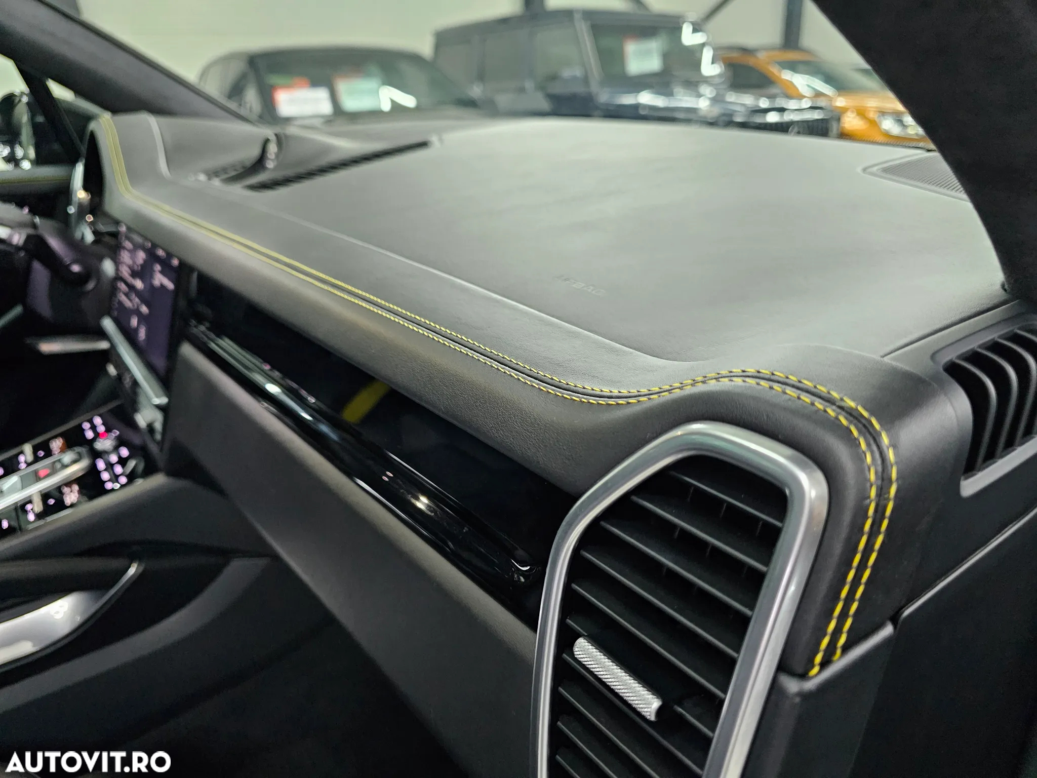Porsche Cayenne Turbo - 16