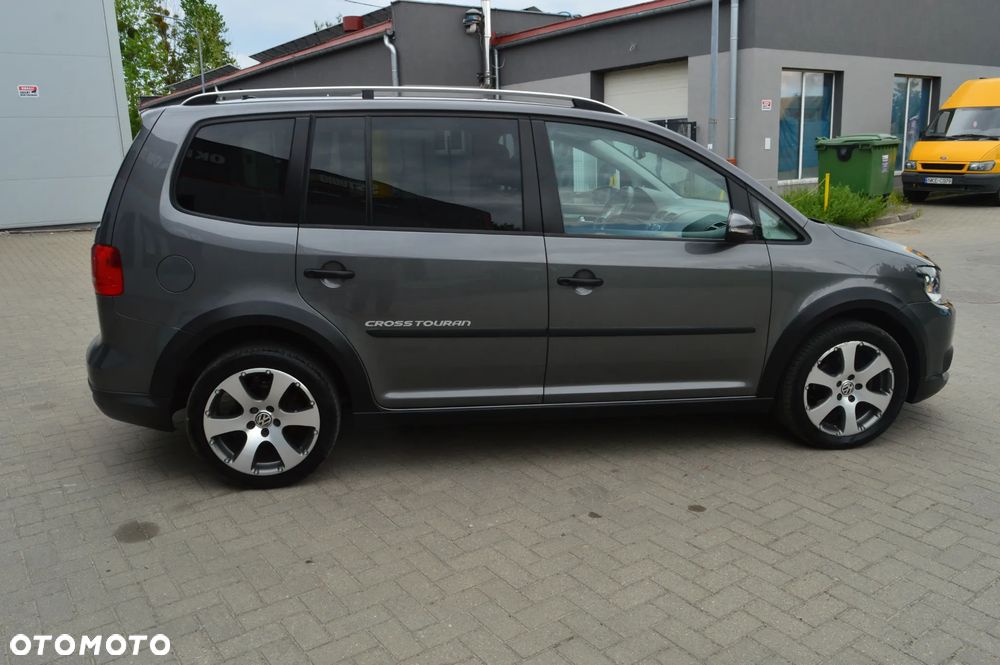 Volkswagen Touran 1.6 TDI DPF Cross - 9