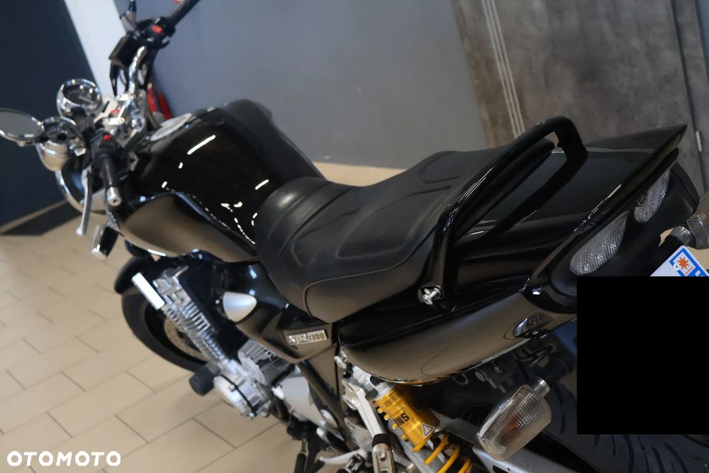Yamaha XJR - 11
