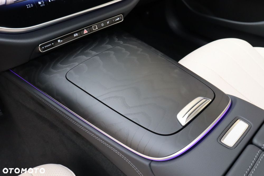 Mercedes-Benz Klasa E 220 d mHEV 4-Matic AMG 9G-Tronic - 14
