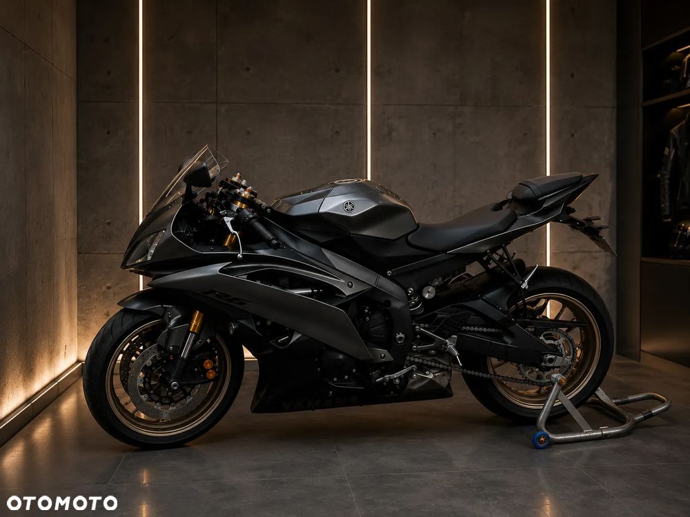 Yamaha R6 - 2