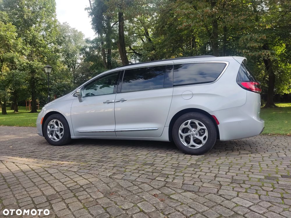 Chrysler Pacifica - 3