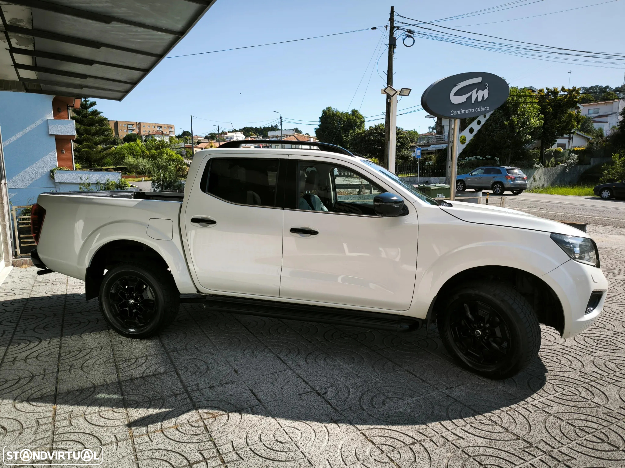 Nissan Navara 2.3 dCi CD 4WD N-Guard - 6