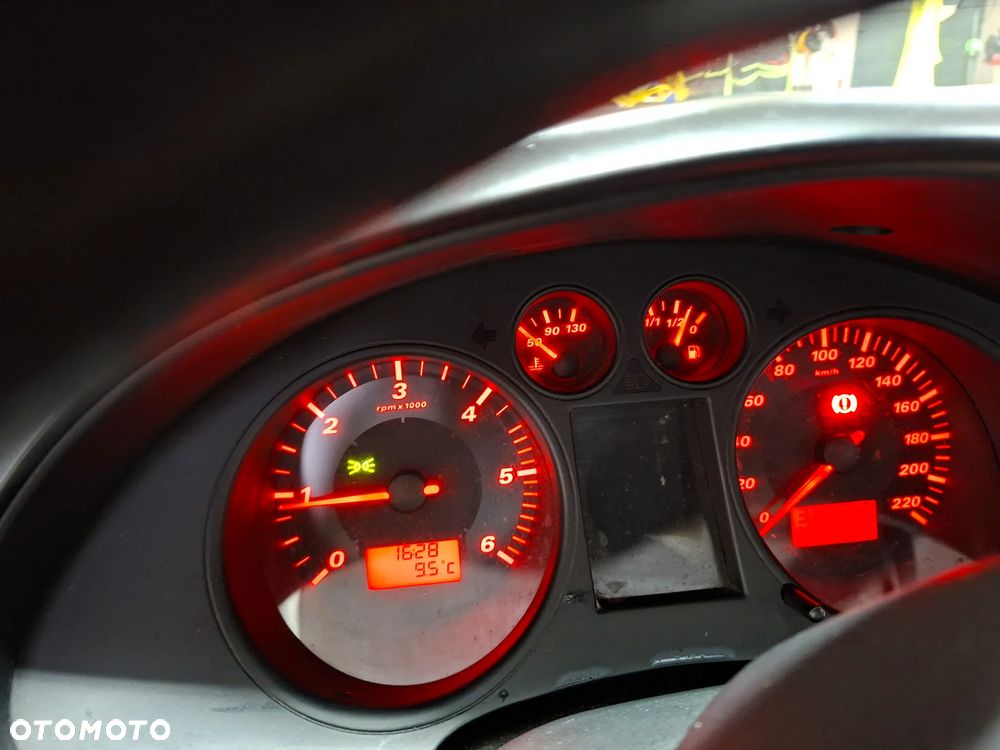 Seat Ibiza 2004 photo 5