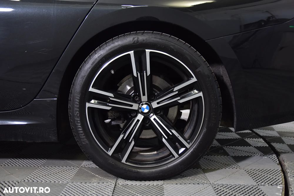 BMW Seria 3 320d xDrive M Sport - 12